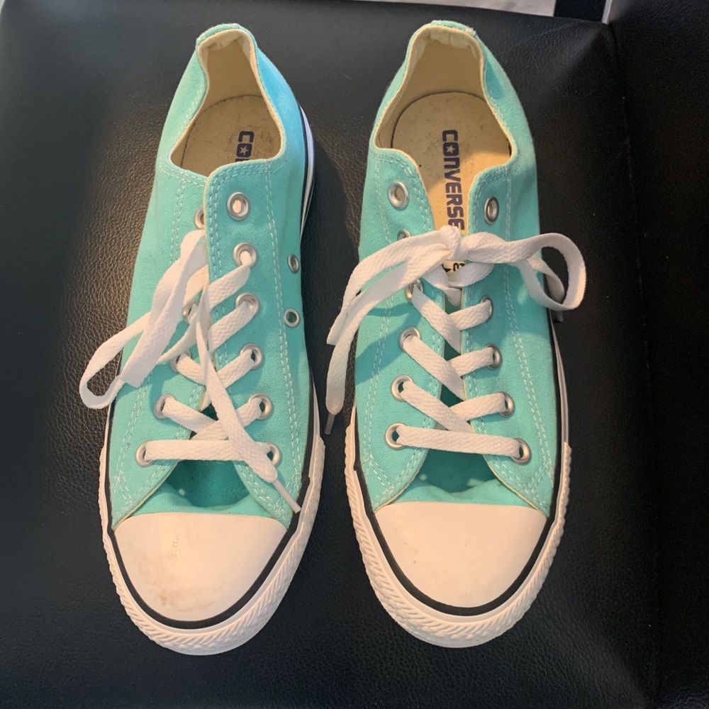 New! Ladies Converse Sz. 9
